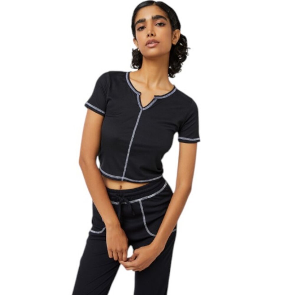 Rose + Vine black cropped short sleeve top size L-XL